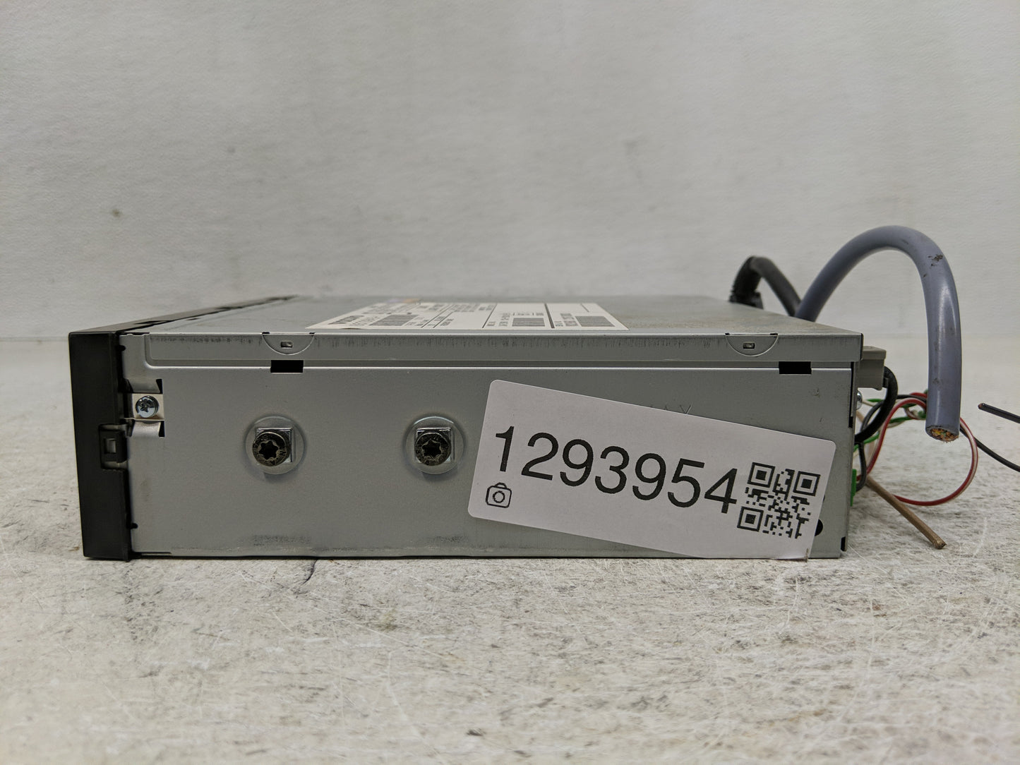 2003 Volvo S80 Radio AM FM Cd Player Receiver Replacement P/N:8673943 Fits OEM Used Auto Parts - Oemusedautoparts1.com