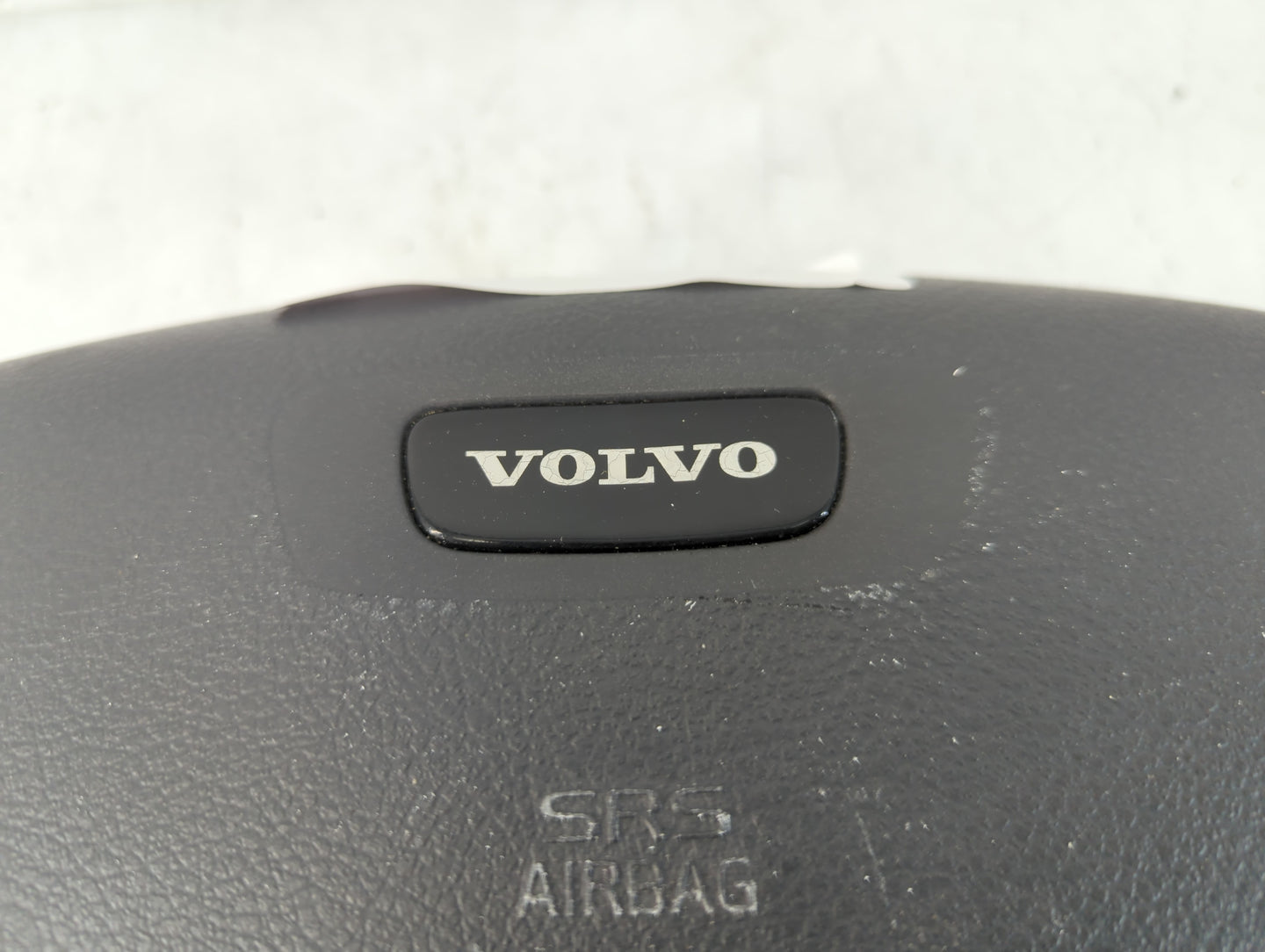 2001-2004 Volvo V40 Air Bag Driver Left Steering Wheel Mounted Fits Fits 2001 2002 2003 2004 OEM Used Auto Parts - Oemusedau