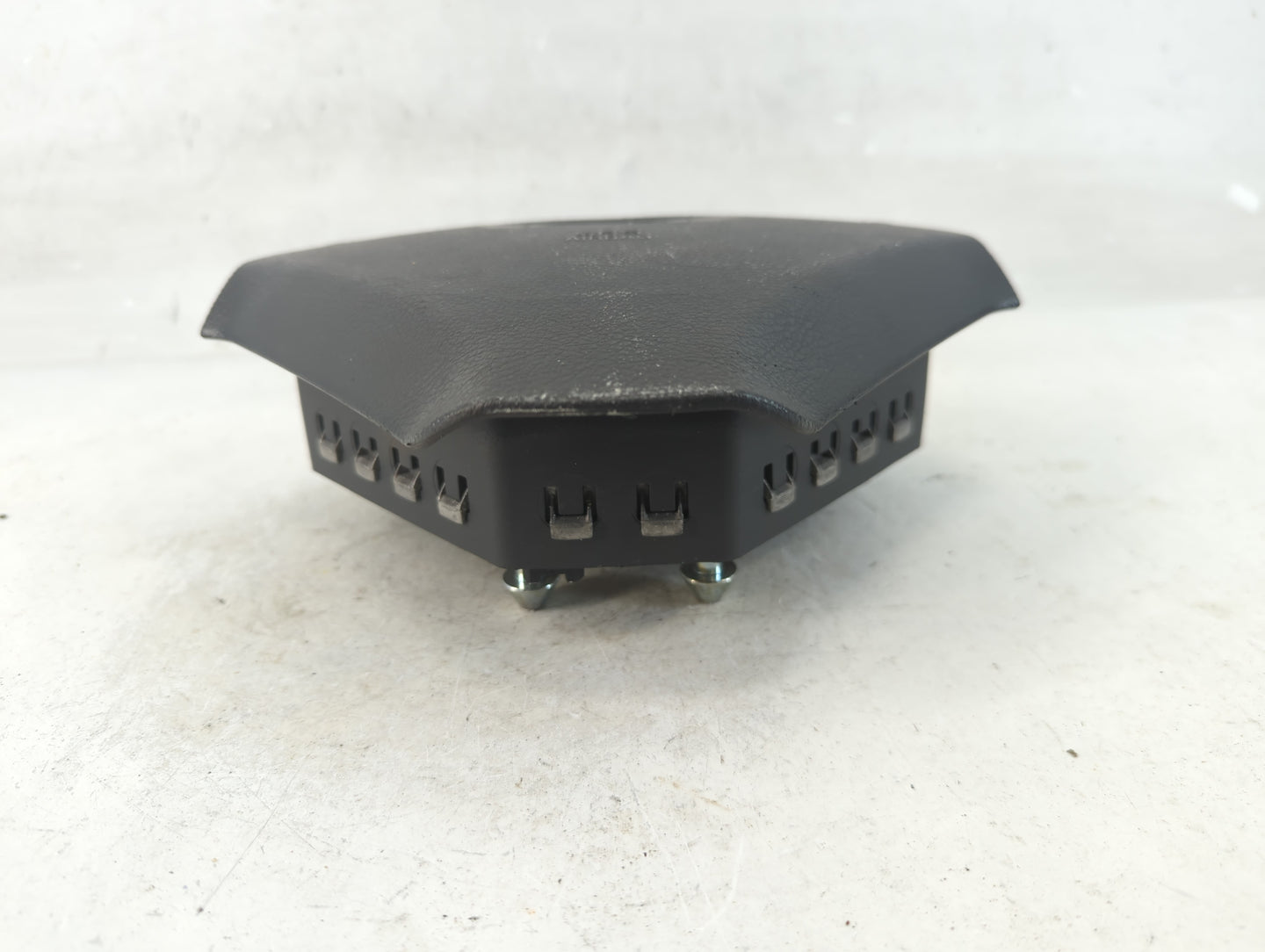 2001-2004 Volvo V40 Air Bag Driver Left Steering Wheel Mounted Fits Fits 2001 2002 2003 2004 OEM Used Auto Parts - Oemusedau