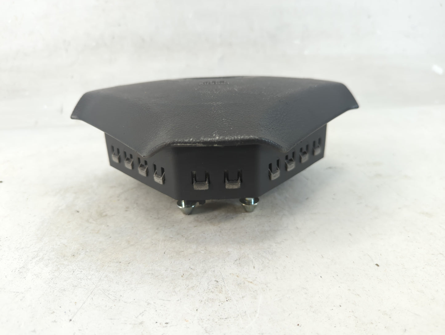 2001-2004 Volvo V40 Air Bag Driver Left Steering Wheel Mounted Fits Fits 2001 2002 2003 2004 OEM Used Auto Parts - Oemusedau