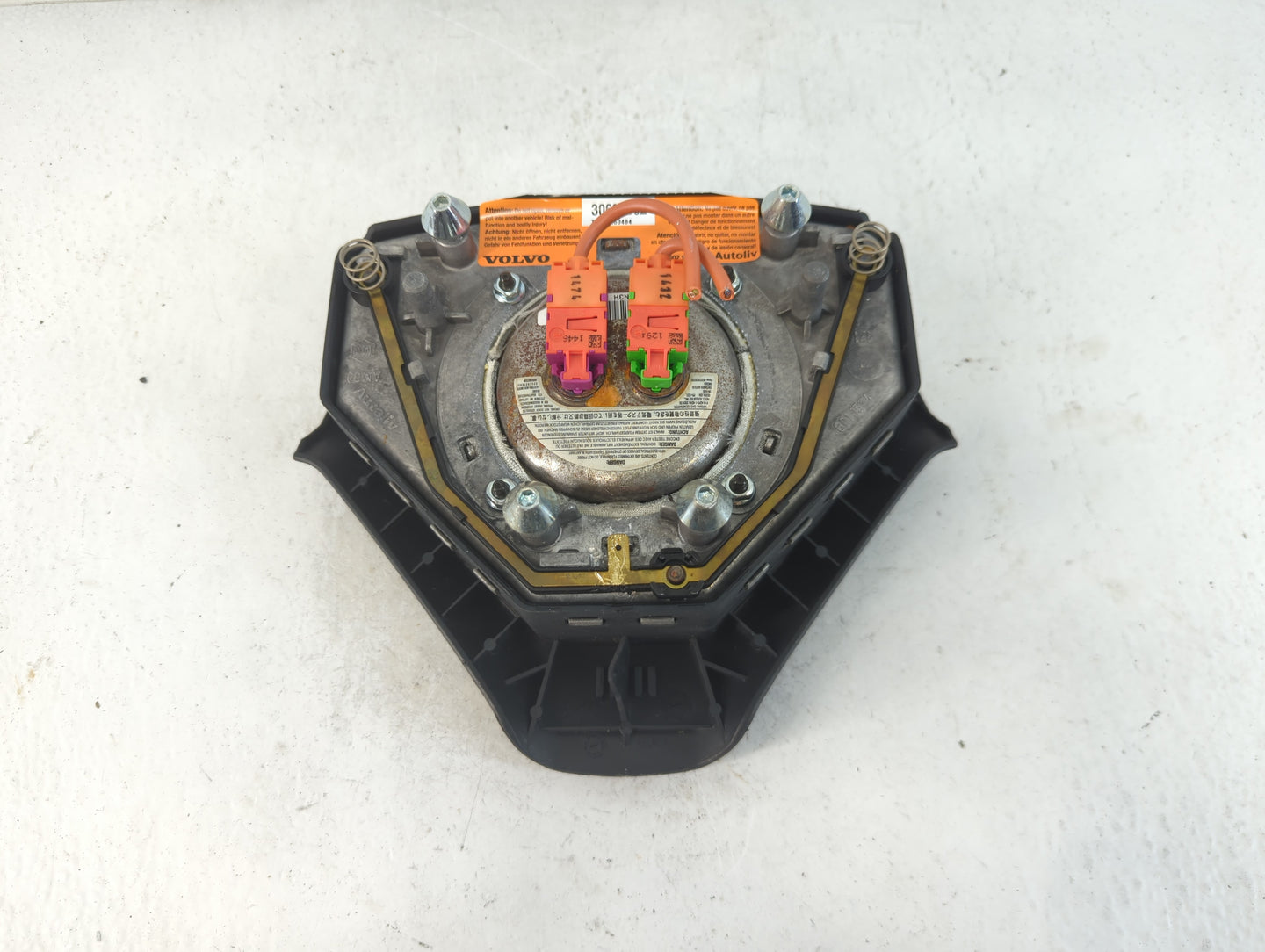 2001-2004 Volvo V40 Air Bag Driver Left Steering Wheel Mounted Fits Fits 2001 2002 2003 2004 OEM Used Auto Parts - Oemusedau