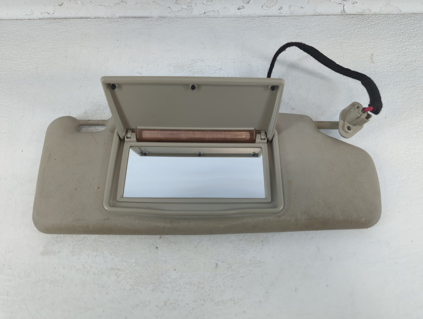 2000-2003 Volvo V40 Sun Visor Shade Replacement Passenger Right Mirror Fits Fits 2000 2001 2002 2003 OEM Used Auto Parts - O