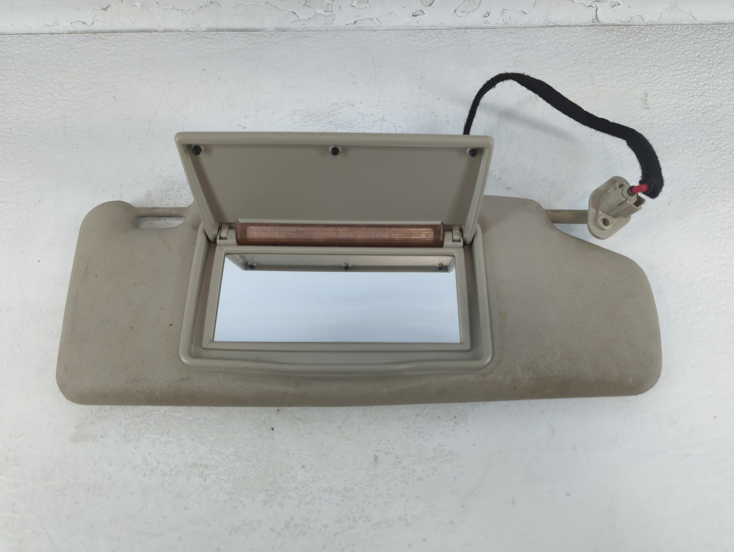 2000-2003 Volvo V40 Sun Visor Shade Replacement Passenger Right Mirror Fits Fits 2000 2001 2002 2003 OEM Used Auto Parts - O