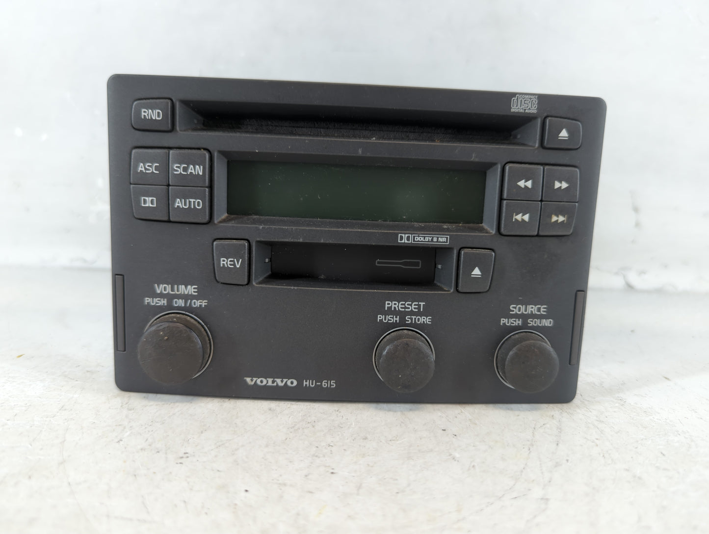 2001-2003 Volvo V40 Radio AM FM Cd Player Receiver Replacement P/N:30262160 Fits Fits 2001 2002 2003 OEM Used Auto Parts - O