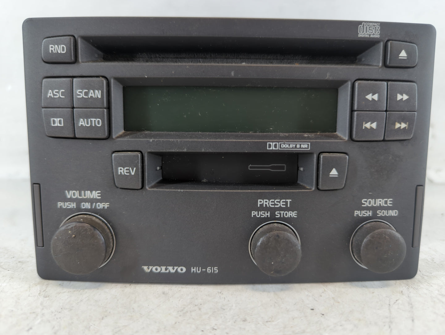 2001-2003 Volvo V40 Radio AM FM Cd Player Receiver Replacement P/N:30262160 Fits Fits 2001 2002 2003 OEM Used Auto Parts - O