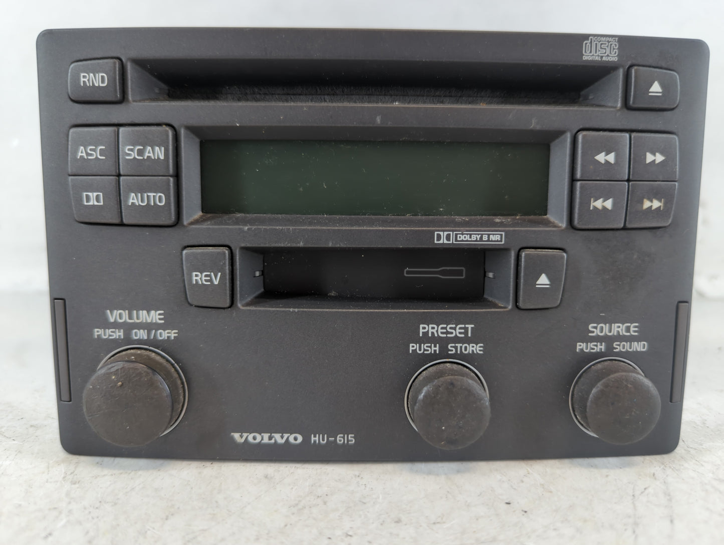 2001-2003 Volvo V40 Radio AM FM Cd Player Receiver Replacement P/N:30262160 Fits Fits 2001 2002 2003 OEM Used Auto Parts - O