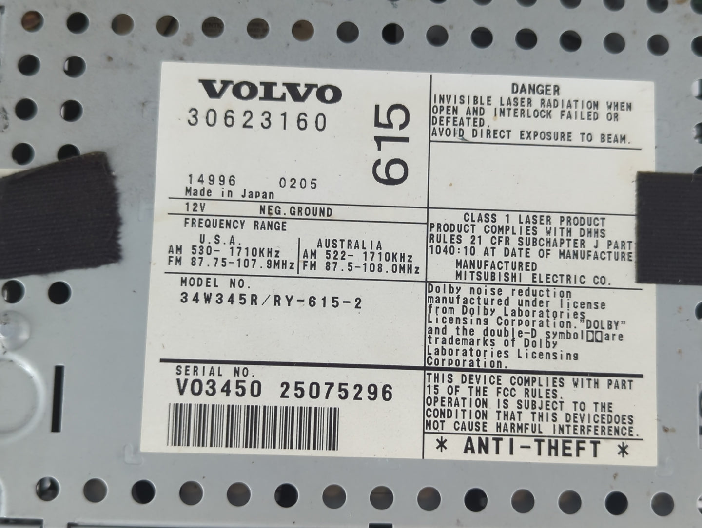 2001-2003 Volvo V40 Radio AM FM Cd Player Receiver Replacement P/N:30262160 Fits Fits 2001 2002 2003 OEM Used Auto Parts - O