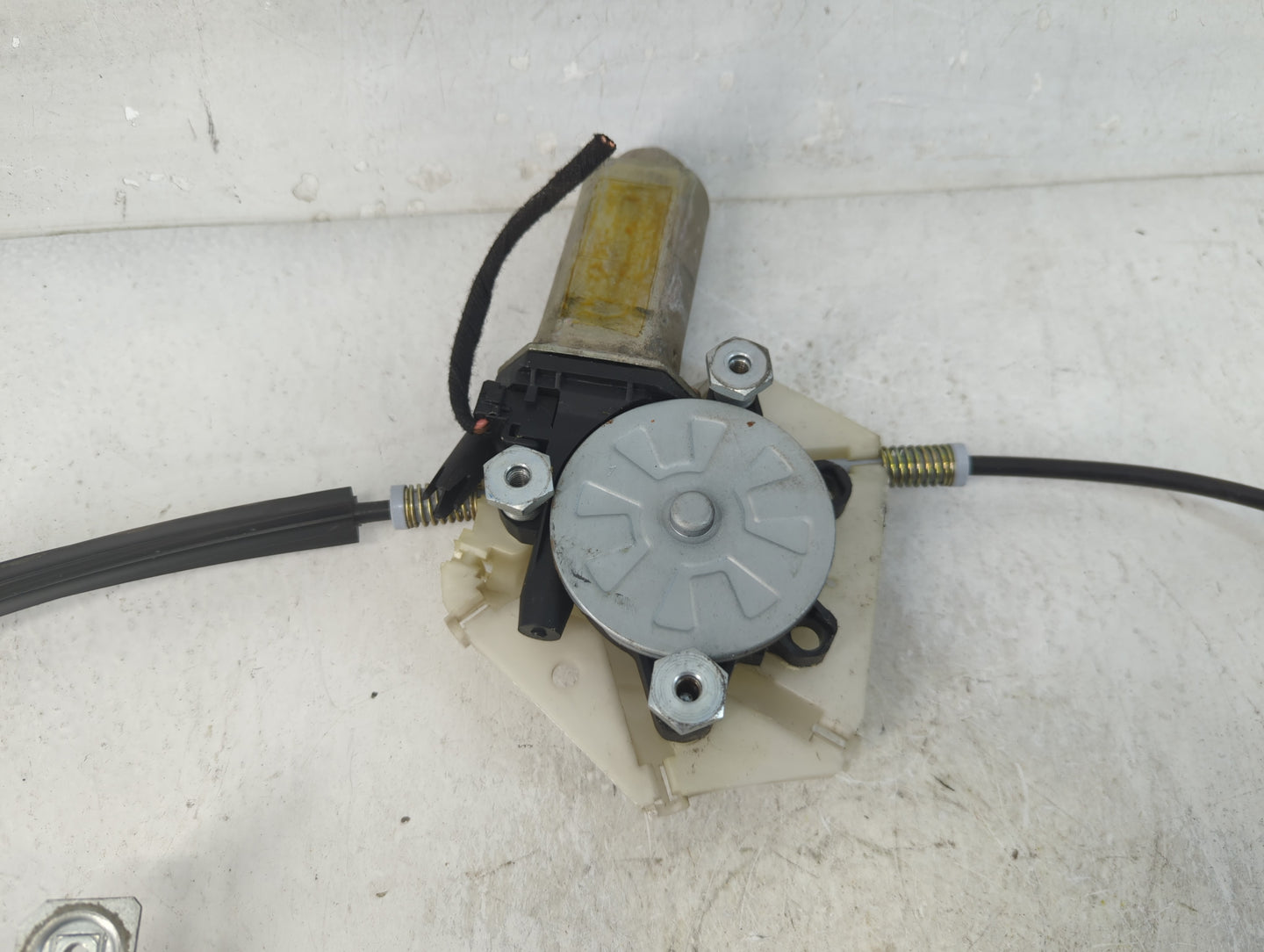 2000-2004 Volvo V40 Used Window Regulator Passenger Front - Oemusedautoparts1.com