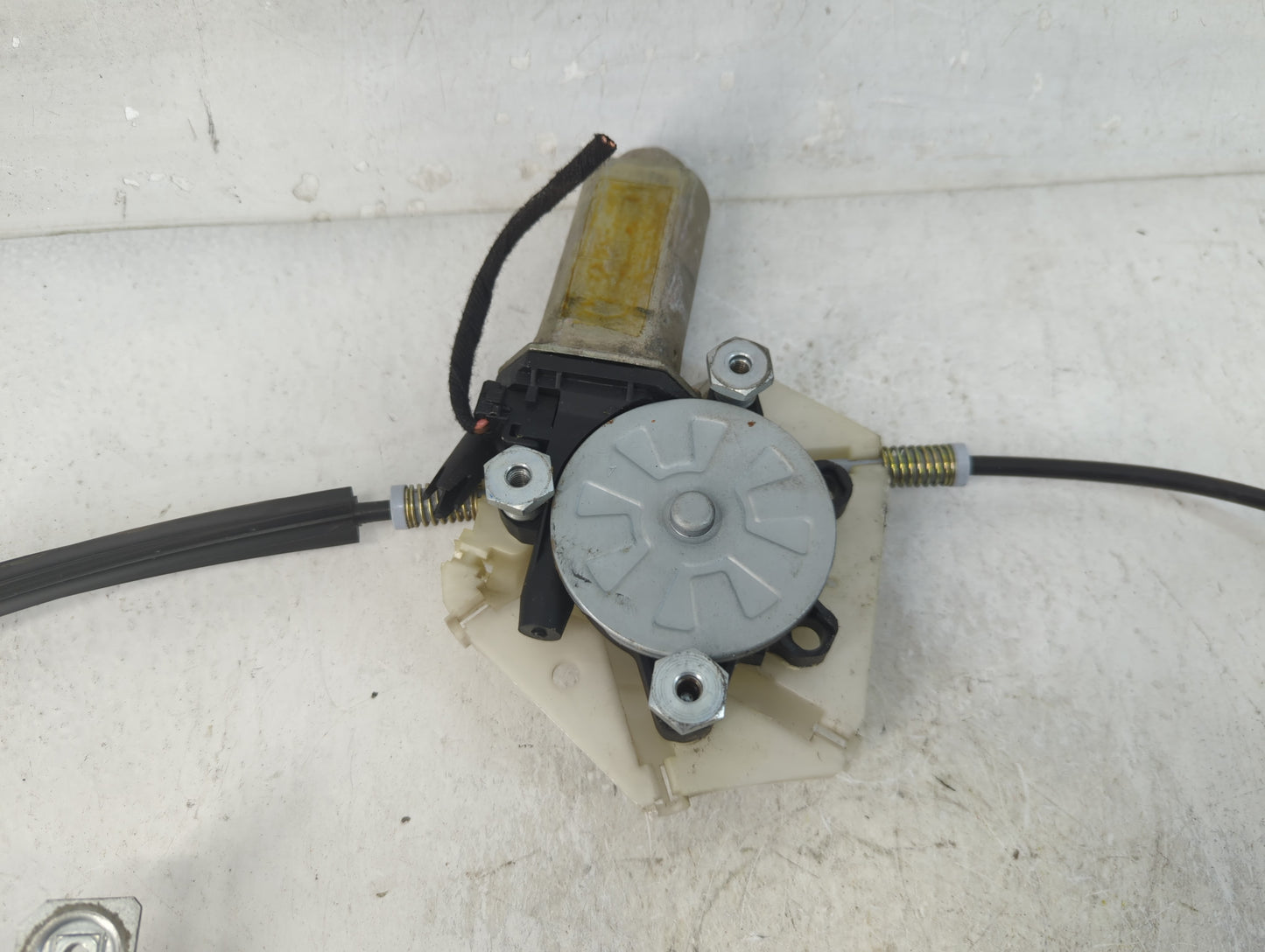 2000-2004 Volvo V40 Used Window Regulator Passenger Front - Oemusedautoparts1.com