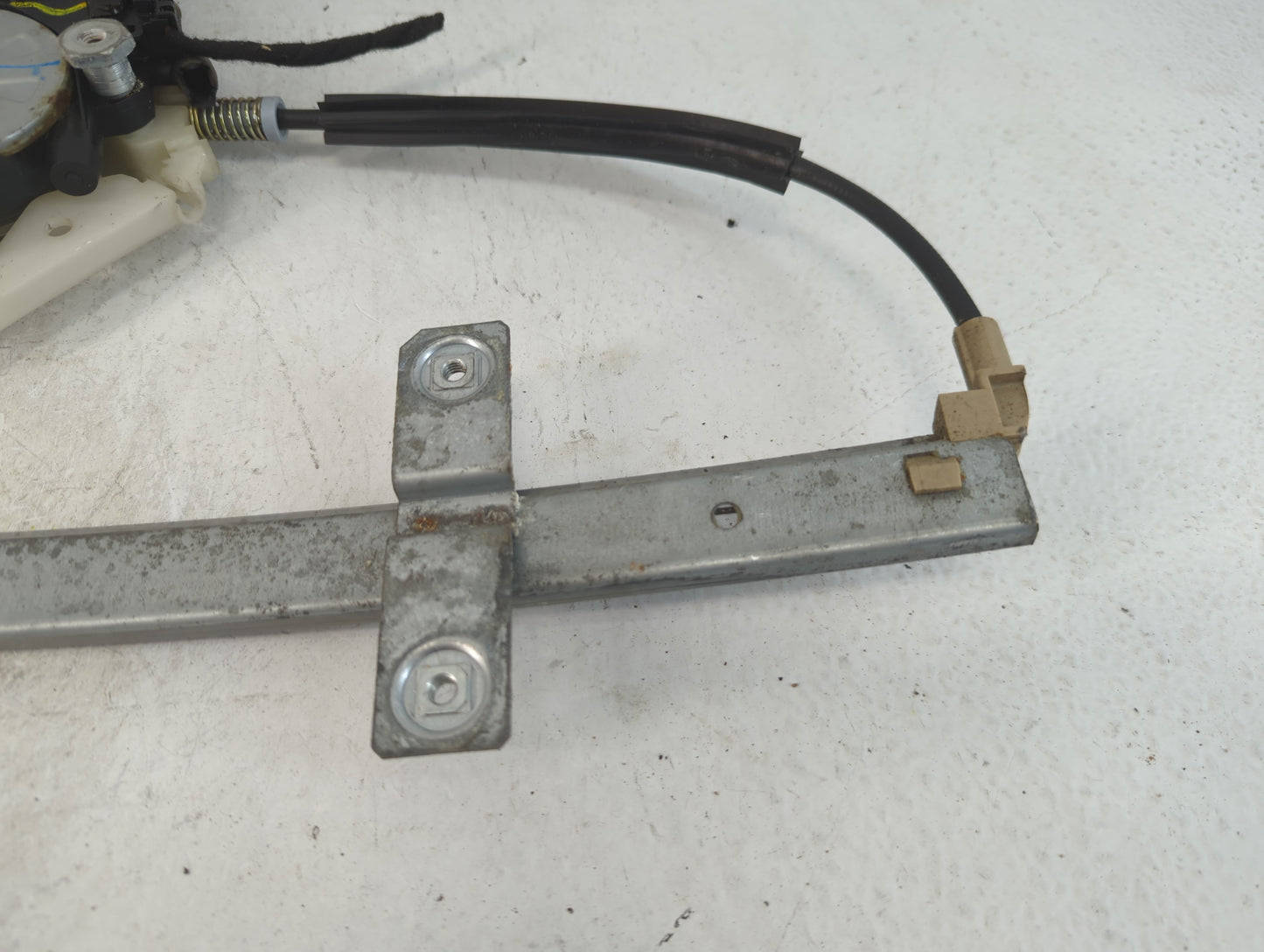 2000-2004 Volvo V40 Driver Left Front Window Regulator - Oemusedautoparts1.com