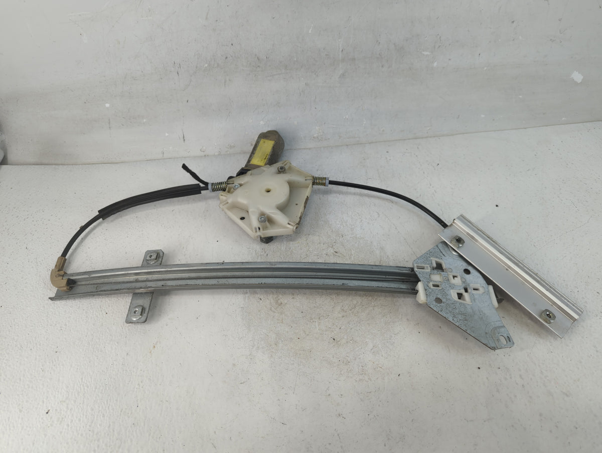 2000-2004 Volvo V40 Driver Left Front Window Regulator - Oemusedautoparts1.com