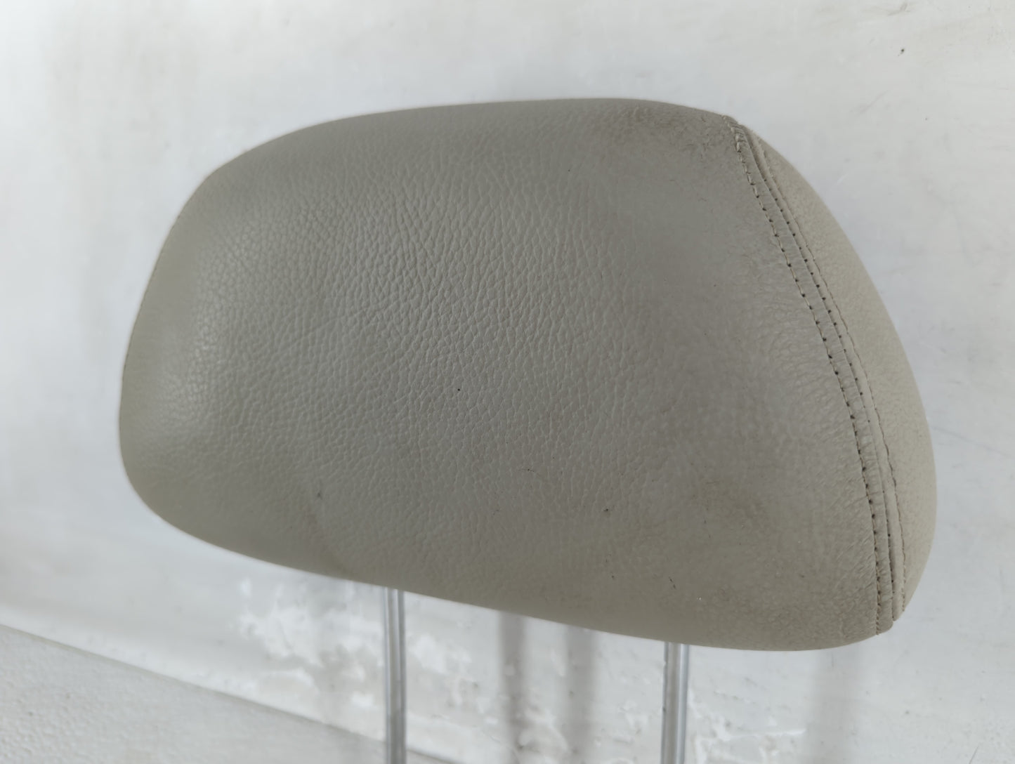 2003 Volvo V40 Headrest Head Rest Rear Seat Fits OEM Used Auto Parts - Oemusedautoparts1.com