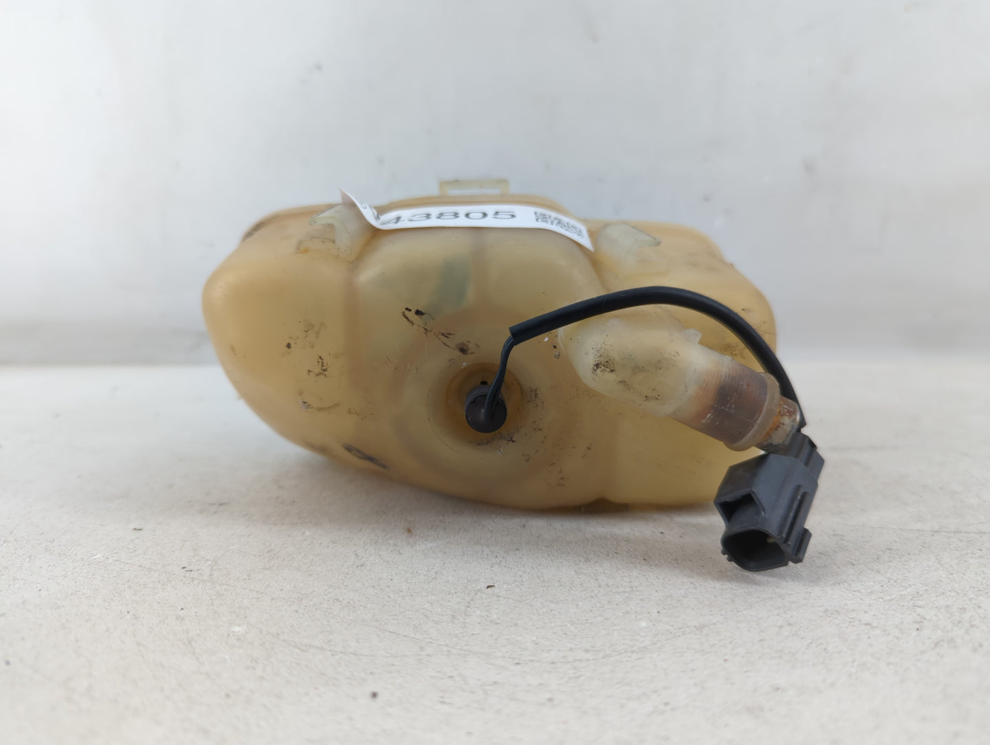 2000-2004 Volvo V40 Radiator Coolant Overflow Expansion Tank Bottle - Oemusedautoparts1.com