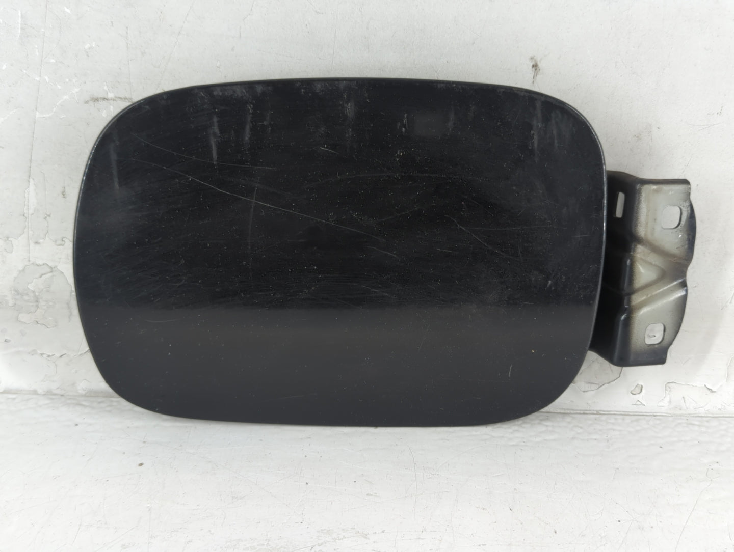 2003 Volvo V40 Fuel Tank Door Lid Gas Tank - Oemusedautoparts1.com