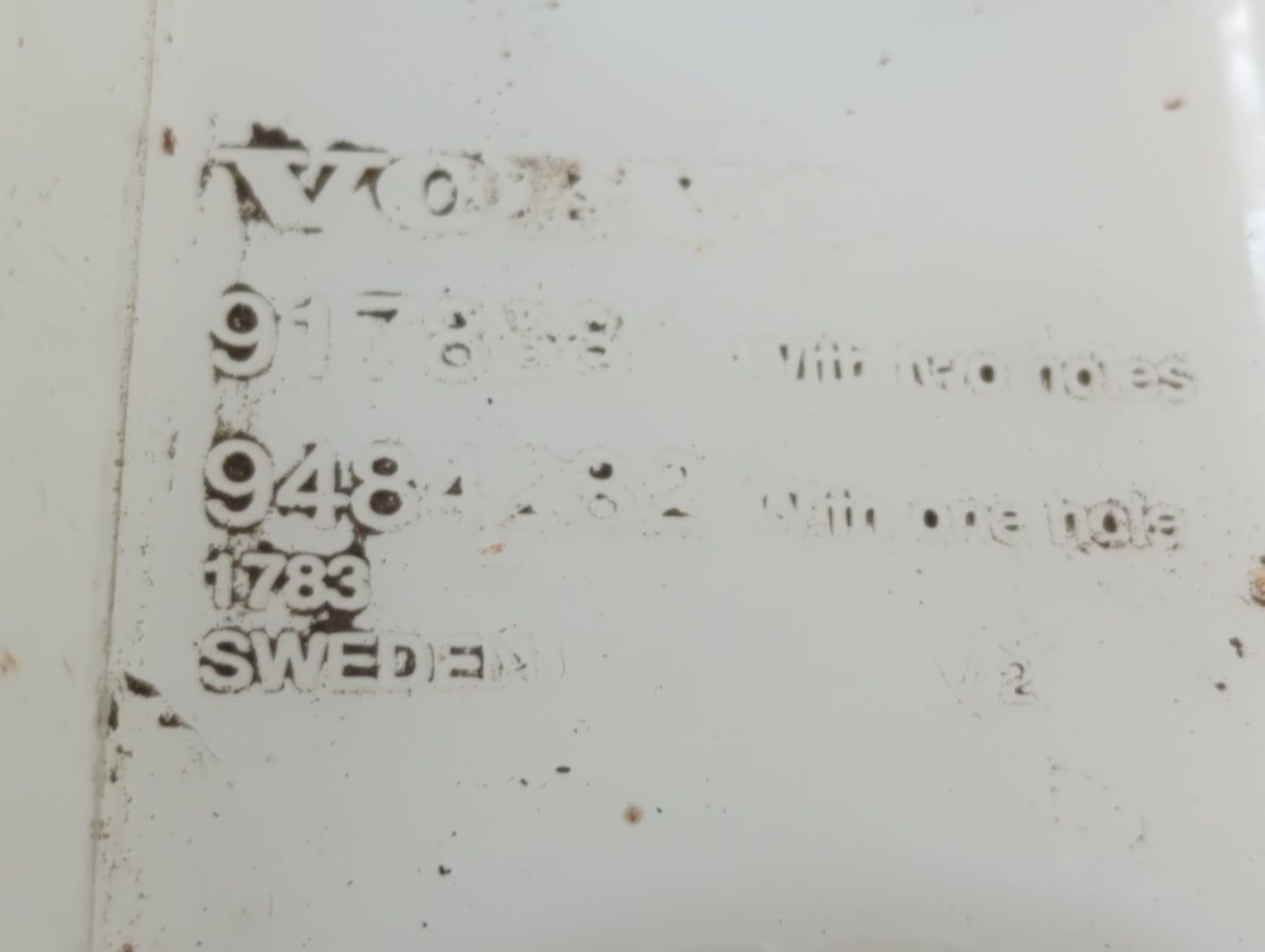 2001-2004 Volvo V70 Windshield Washer Fluid Reservoir Bottle Oem - Oemusedautoparts1.com