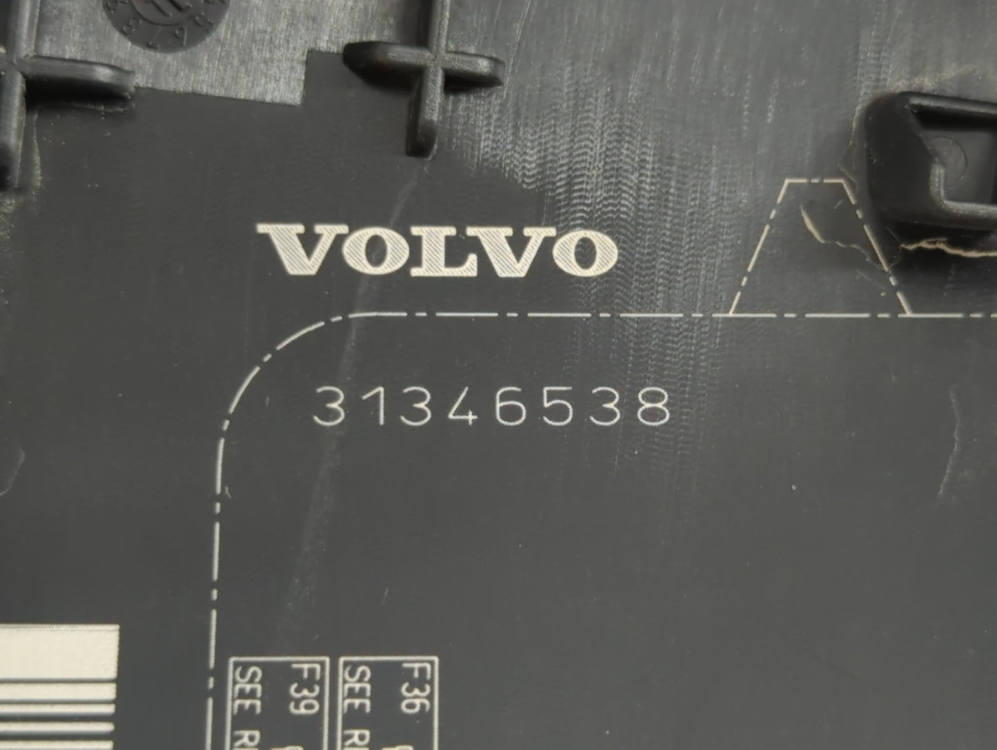 2003 Volvo V70 Fusebox Fuse Box Panel Relay Module P/N:6G9T-14A076-L Fits OEM Used Auto Parts - Oemusedautoparts1.com