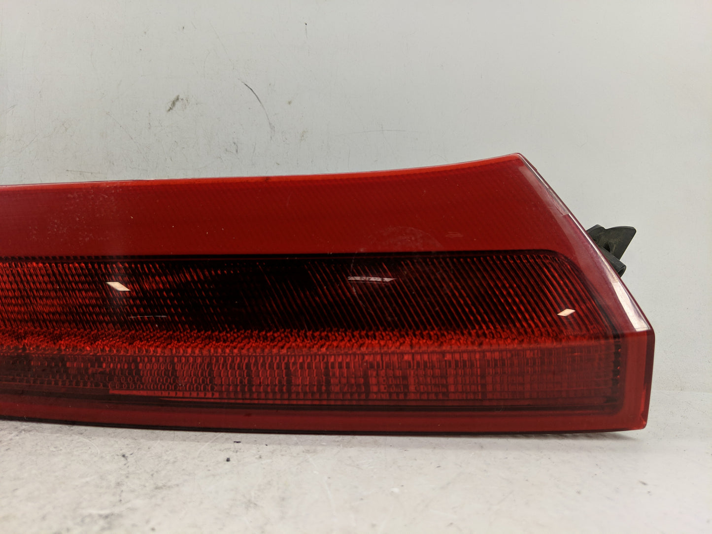 2003-2006 Volvo Xc90 Tail Light Assembly Passenger Right OEM P/N:9483772 Fits Fits 2003 2004 2005 2006 OEM Used Auto Parts -