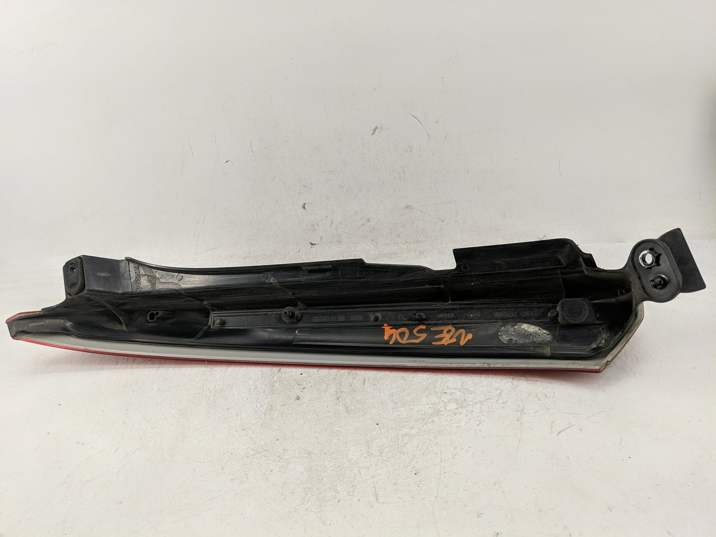 2003-2006 Volvo Xc90 Tail Light Assembly Passenger Right OEM P/N:9483772 Fits Fits 2003 2004 2005 2006 OEM Used Auto Parts -
