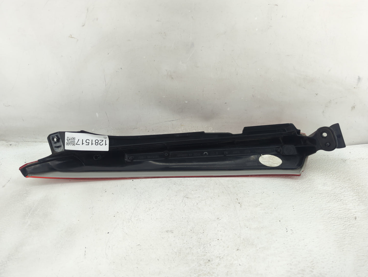 2003-2006 Volvo Xc90 Tail Light Assembly Passenger Right OEM Fits Fits 2003 2004 2005 2006 OEM Used Auto Parts - Oemusedauto