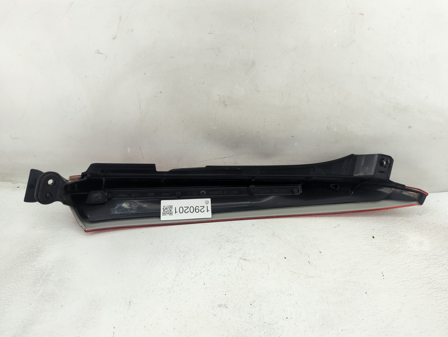 2003-2006 Volvo Xc90 Tail Light Assembly Driver Left OEM P/N:157617 Fits Fits 2003 2004 2005 2006 OEM Used Auto Parts - Oemu