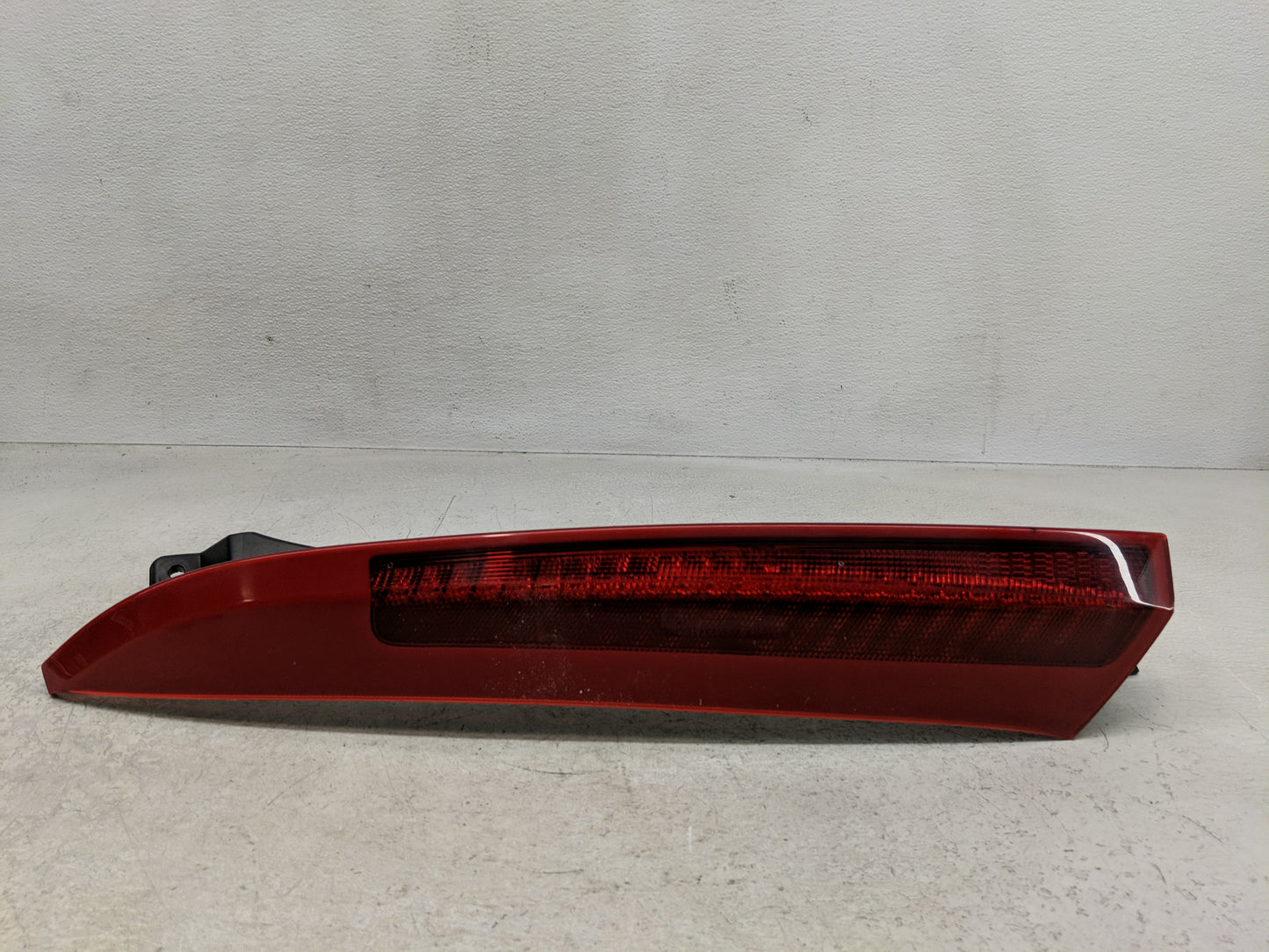 2003-2006 Volvo Xc90 Tail Light Assembly Driver Left OEM Fits Fits 2003 2004 2005 2006 OEM Used Auto Parts - Oemusedautopart