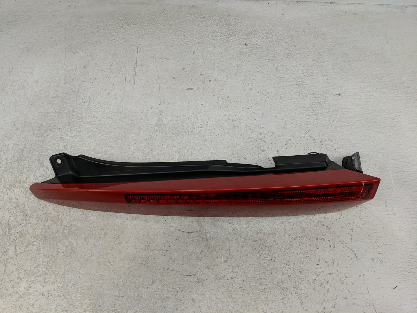 2003-2006 Volvo Xc90 Tail Light Assembly Driver Left OEM Fits Fits 2003 2004 2005 2006 OEM Used Auto Parts - Oemusedautopart