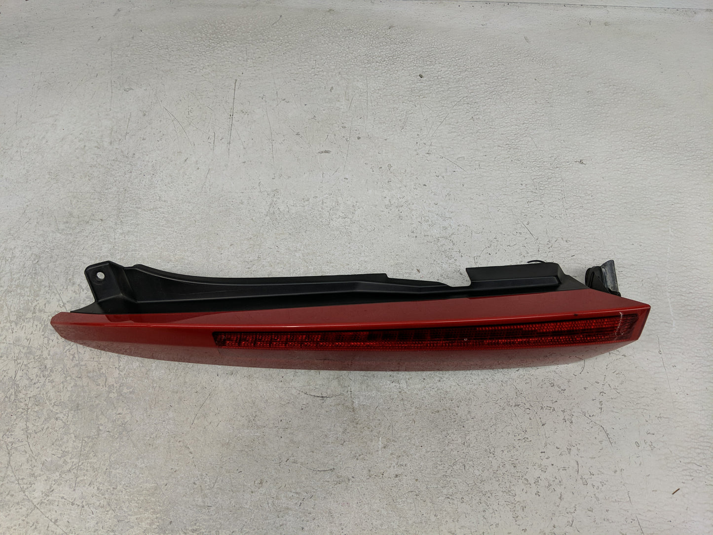 2003-2006 Volvo Xc90 Tail Light Assembly Driver Left OEM Fits Fits 2003 2004 2005 2006 OEM Used Auto Parts - Oemusedautopart