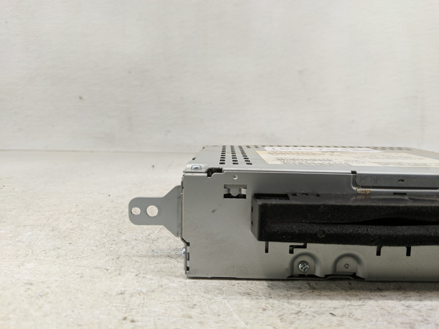 2003 Volvo Xc90 Radio AM FM Cd Player Receiver Replacement P/N:8633114-1 Fits OEM Used Auto Parts - Oemusedautoparts1.com