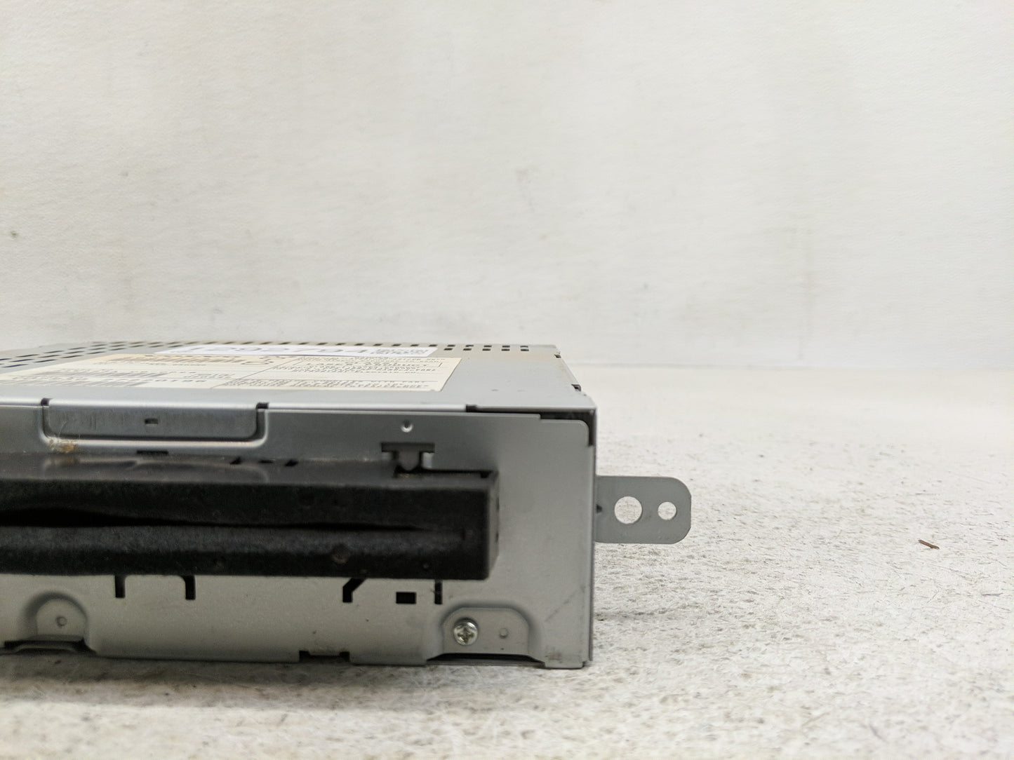 2003 Volvo Xc90 Radio AM FM Cd Player Receiver Replacement P/N:8633114-1 Fits OEM Used Auto Parts - Oemusedautoparts1.com