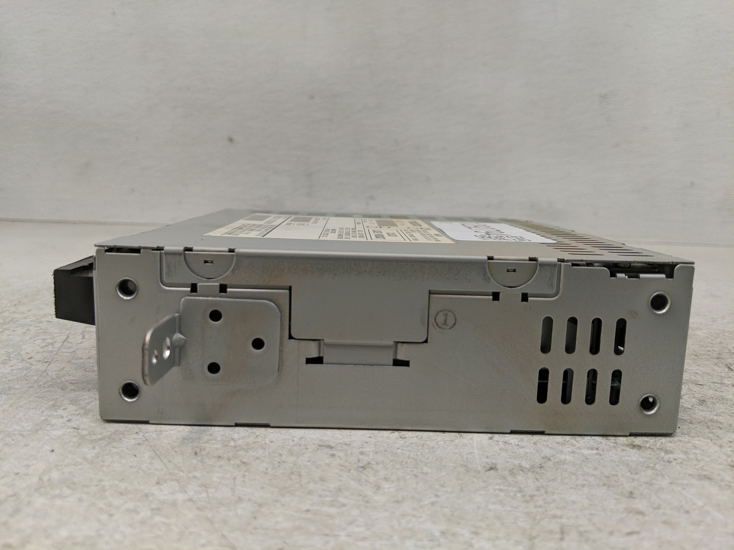 2003 Volvo Xc90 Radio AM FM Cd Player Receiver Replacement P/N:8633114-1 Fits OEM Used Auto Parts - Oemusedautoparts1.com