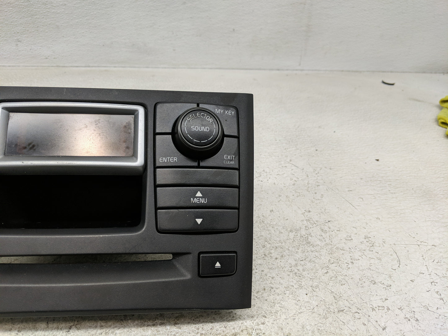 2003-2006 Volvo Xc90 Radio AM FM Cd Player Receiver Replacement P/N:30797250 Fits Fits 2003 2004 2005 2006 OEM Used Auto Par