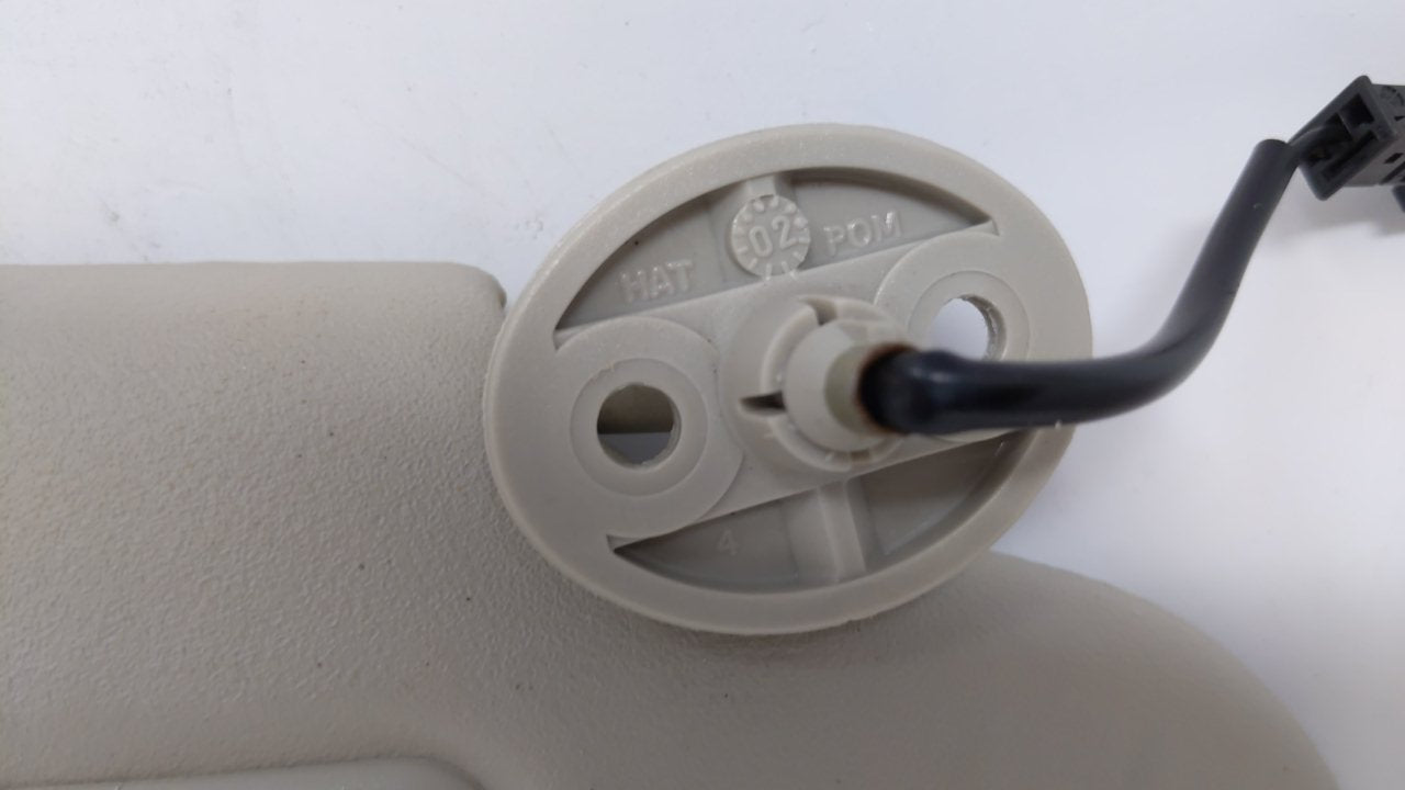 2003 Land Rover Freelander Sun Visor Shade Replacement Passenger Right Mirror Fits OEM Used Auto Parts - Oemusedautoparts1.c