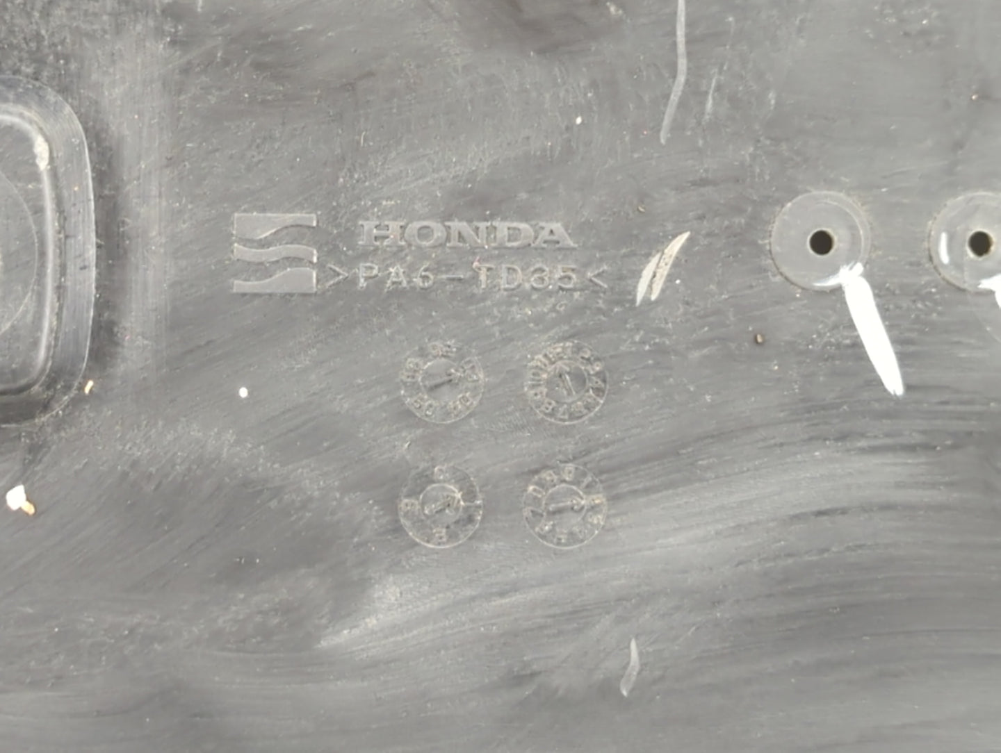 2004 Acura Mdx Engine Cover - Oemusedautoparts1.com