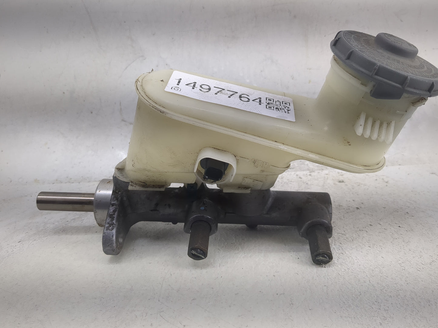 2004-2004 Acura Tl Brake Master Cylinder 1497764 - Oemusedautoparts1.com