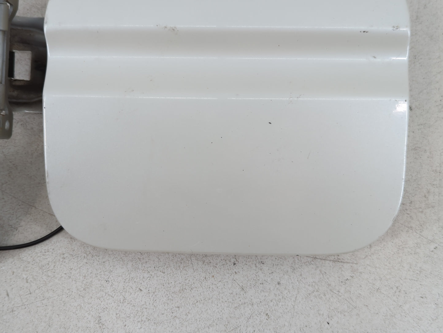 Acura Tl Fuel Tank Door Lid Gas Tank White - Oemusedautoparts1.com