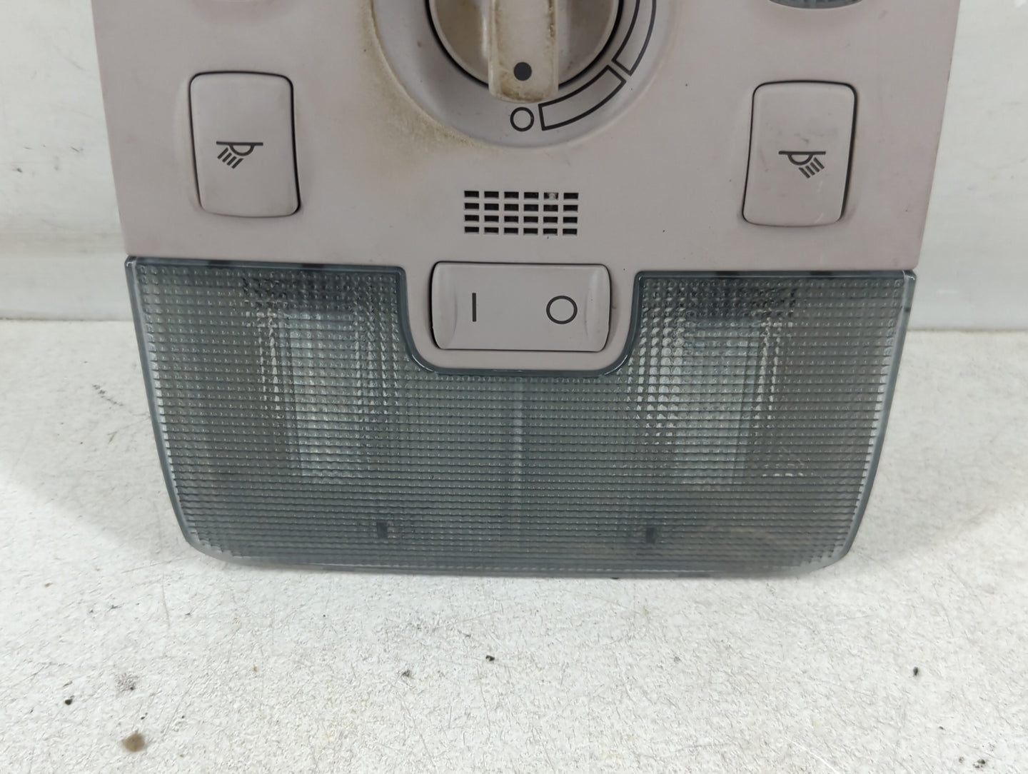 2004 Audi A4 Overhead Roof Console - Oemusedautoparts1.com