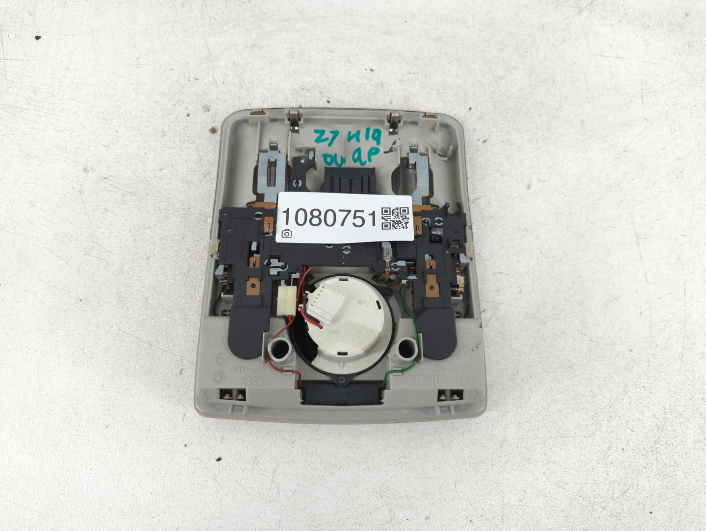 2004 Audi A4 Overhead Roof Console - Oemusedautoparts1.com