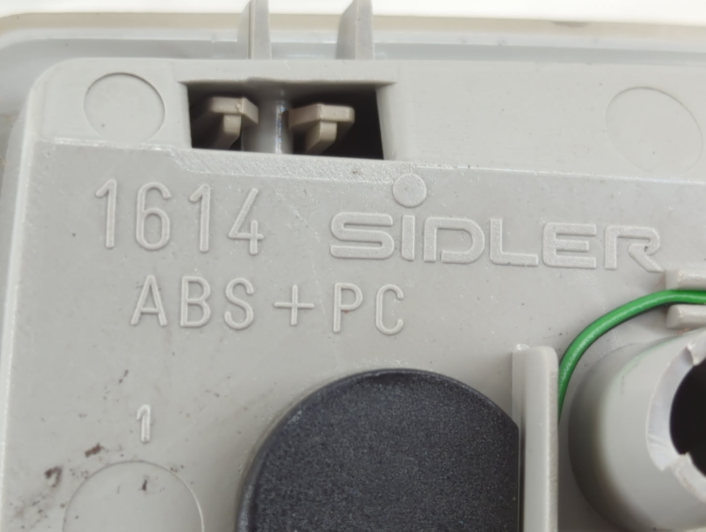 2004 Audi A4 Overhead Roof Console - Oemusedautoparts1.com