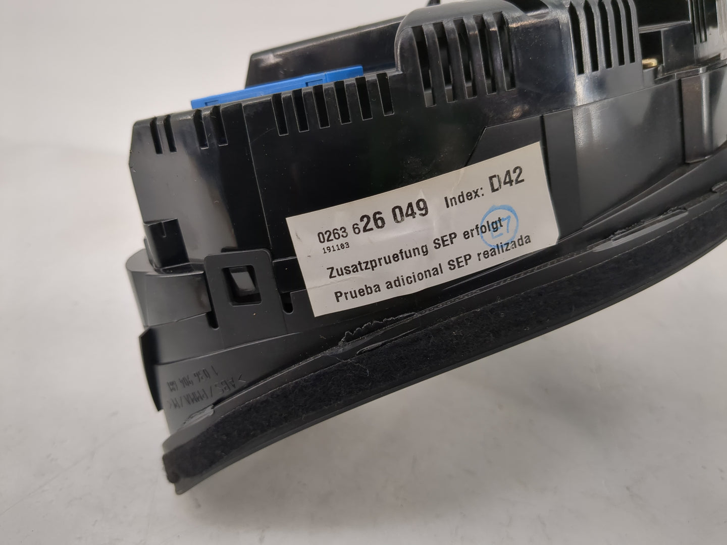 2004-2005 Audi A4 Instrument Cluster Speedometer Gauges P/N:0263626049 Fits Fits 2004 2005 OEM Used Auto Parts - Oemusedauto