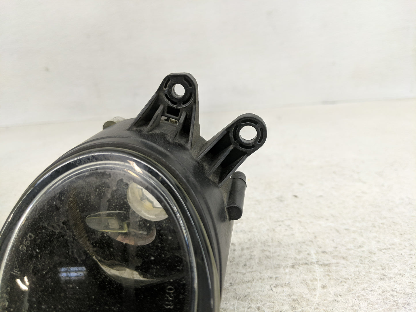 2002-2005 Audi A4 Passenger Right Oem Fog Light Lamp - Oemusedautoparts1.com