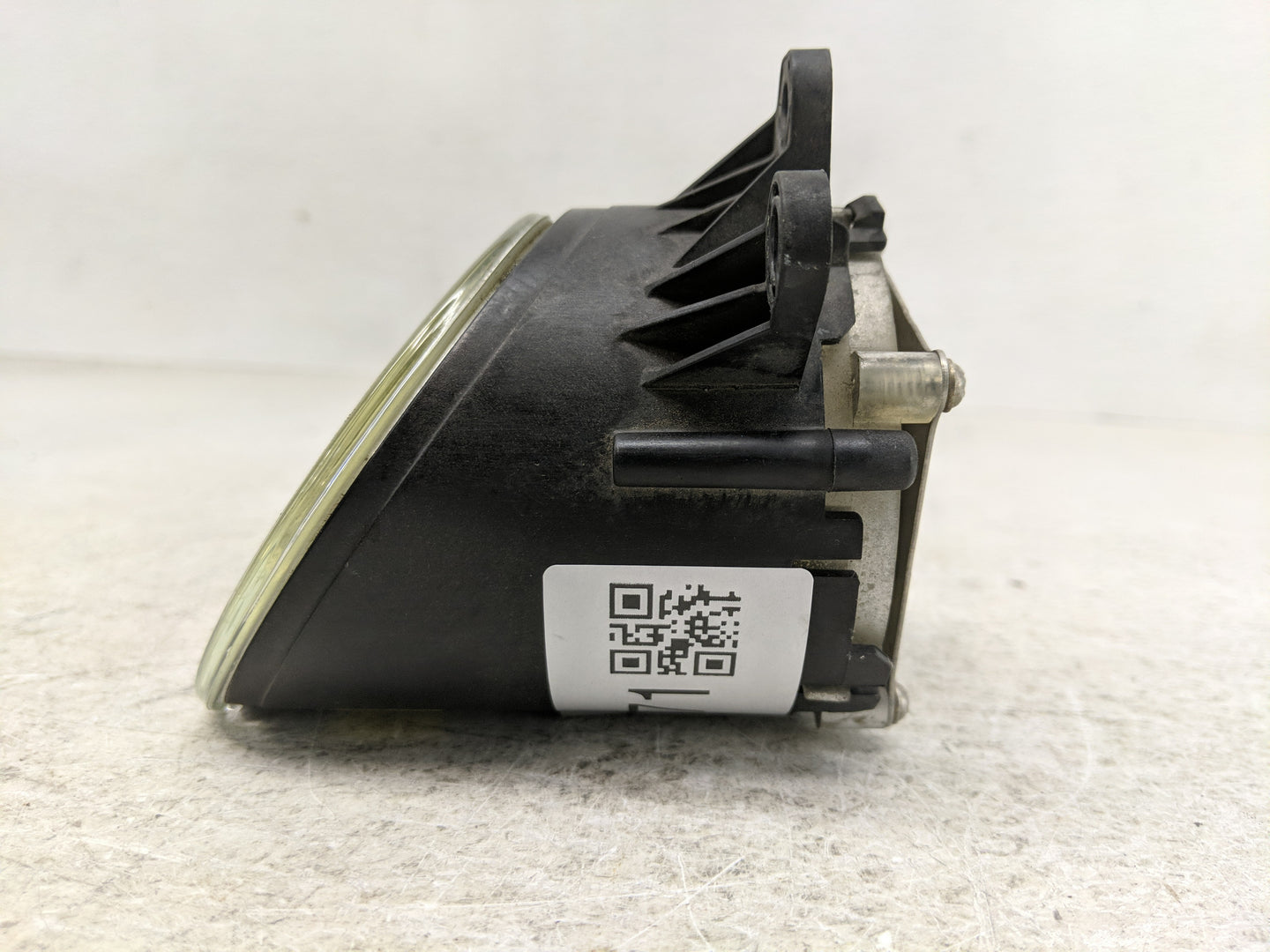 2002-2005 Audi A4 Passenger Right Oem Fog Light Lamp - Oemusedautoparts1.com
