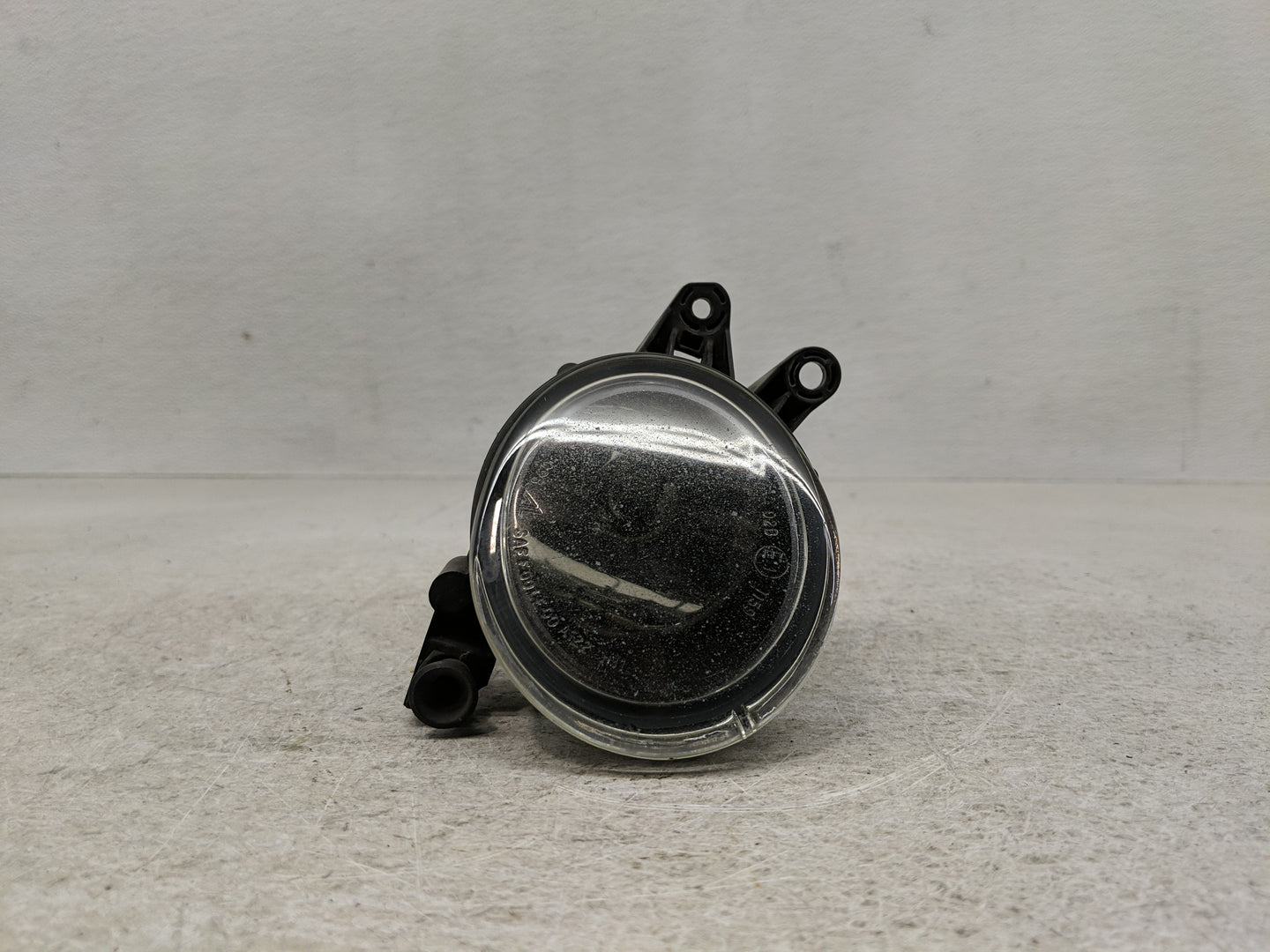 2002-2005 Audi A4 Passenger Right Oem Fog Light Lamp - Oemusedautoparts1.com