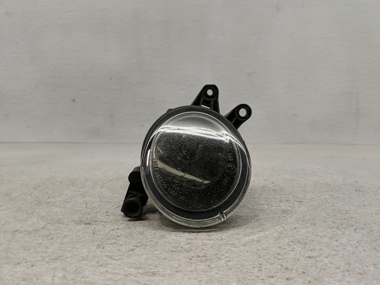 2002-2005 Audi A4 Passenger Right Oem Fog Light Lamp - Oemusedautoparts1.com