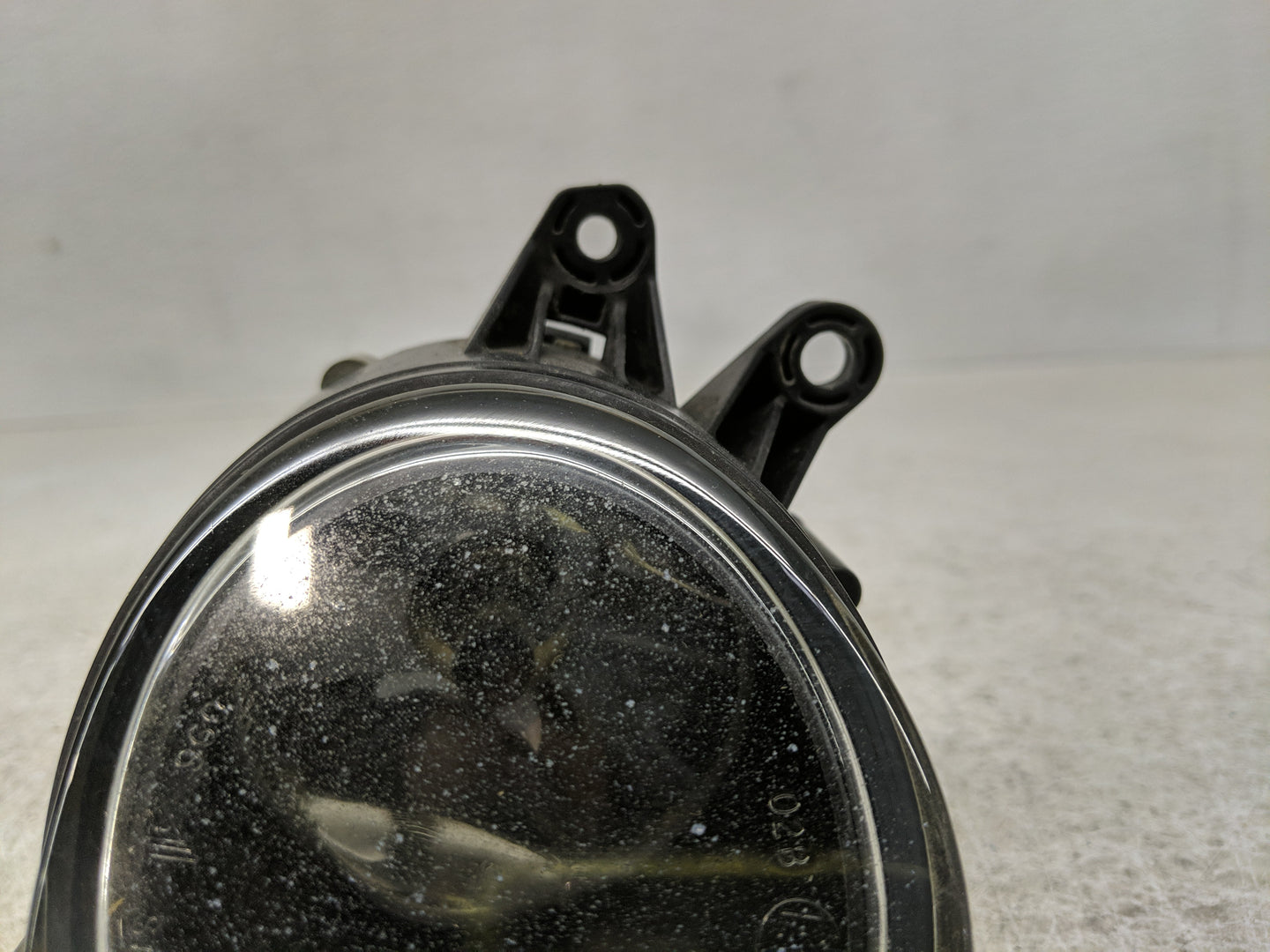 2002-2005 Audi A4 Passenger Right Oem Fog Light Lamp - Oemusedautoparts1.com