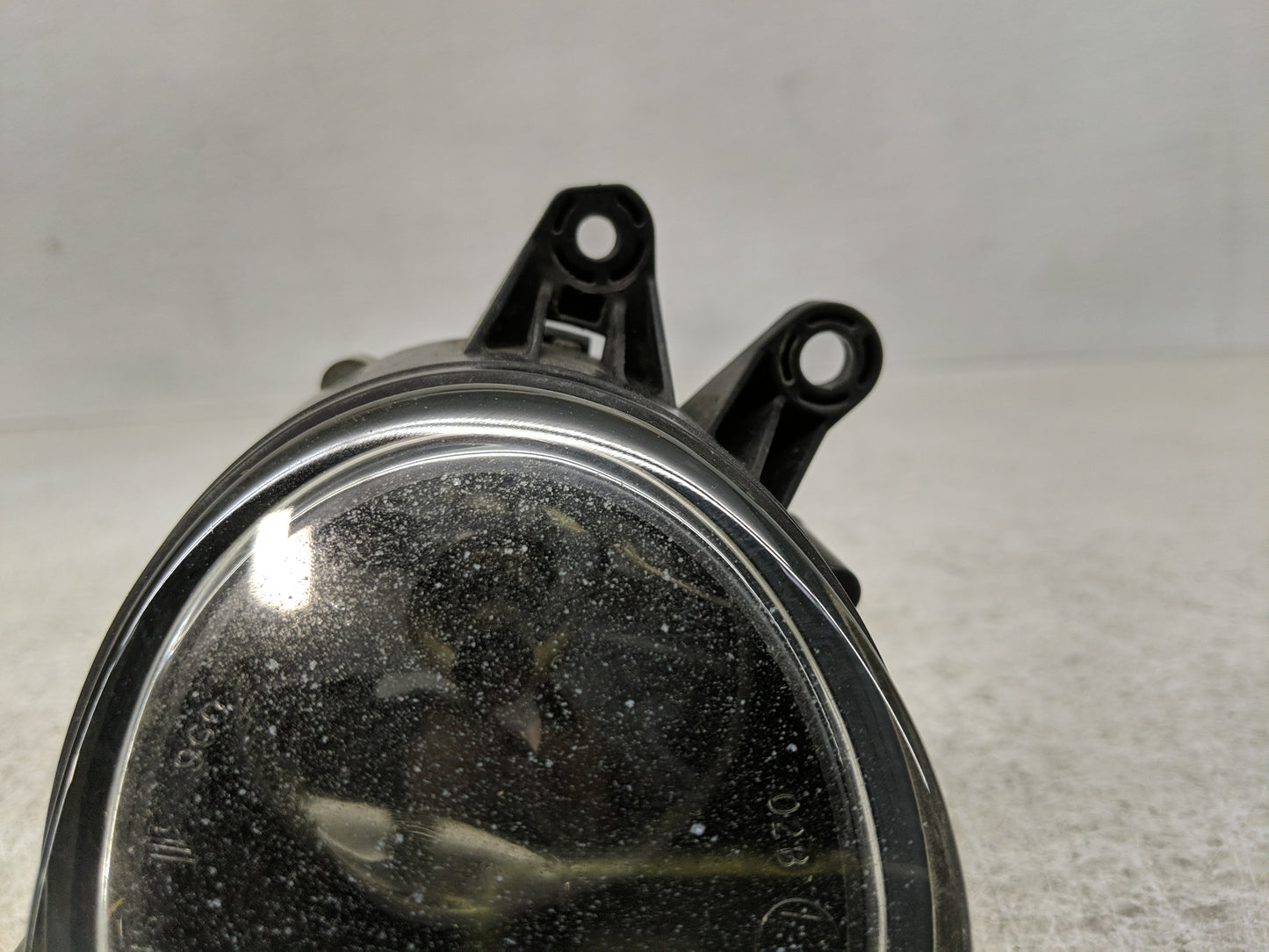 2002-2005 Audi A4 Passenger Right Oem Fog Light Lamp - Oemusedautoparts1.com