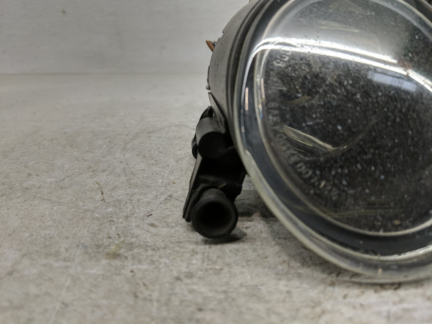 2002-2005 Audi A4 Passenger Right Oem Fog Light Lamp - Oemusedautoparts1.com