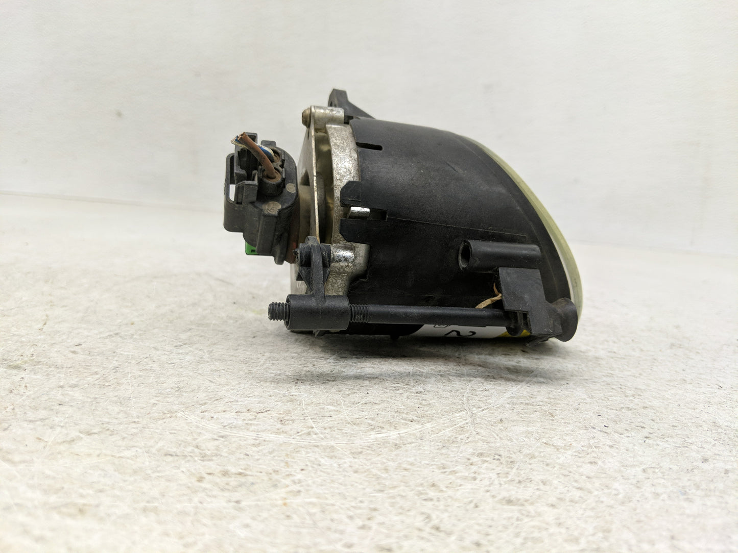 2002-2005 Audi A4 Passenger Right Oem Fog Light Lamp - Oemusedautoparts1.com