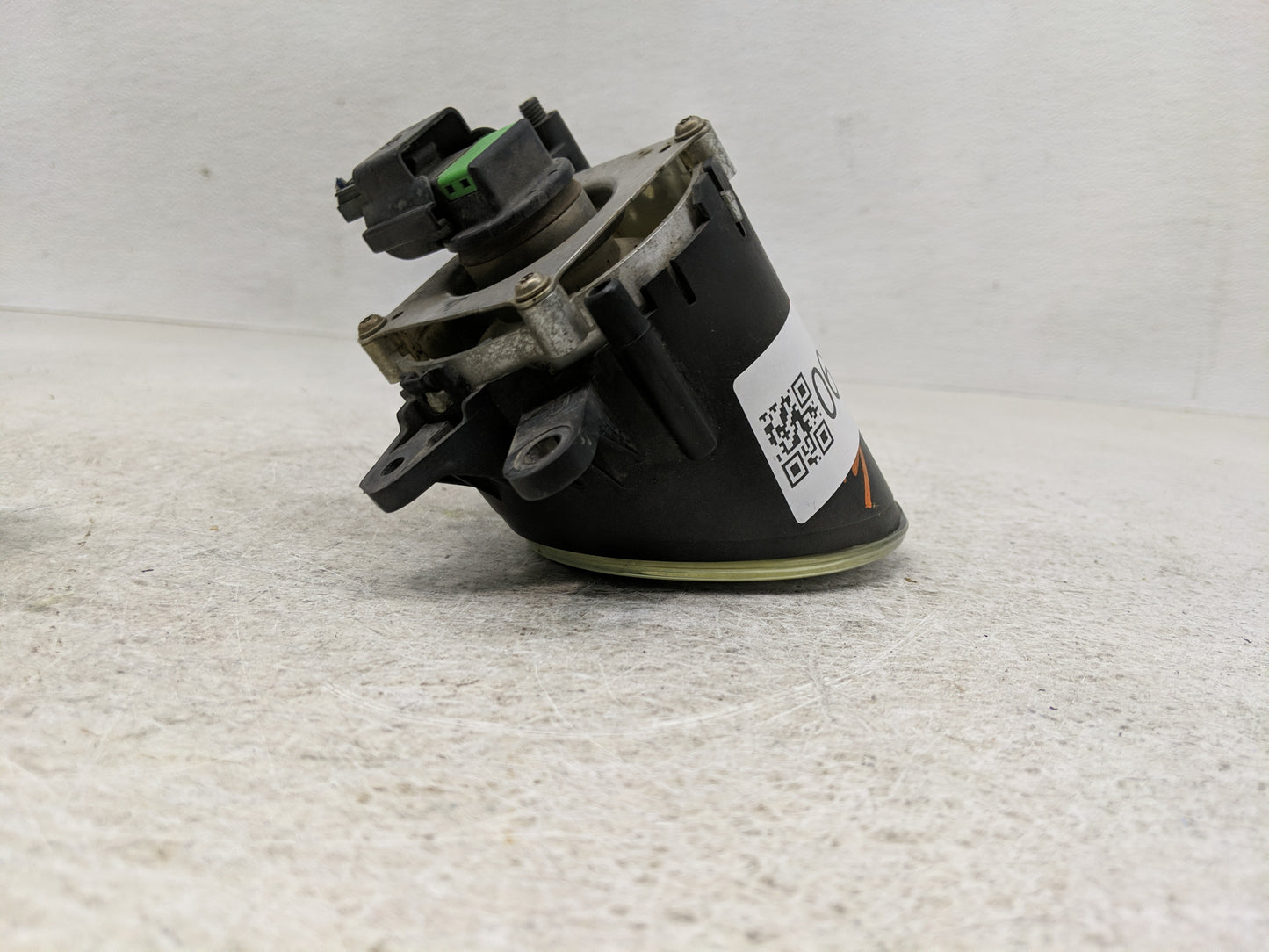 2002-2005 Audi A4 Passenger Right Oem Fog Light Lamp - Oemusedautoparts1.com