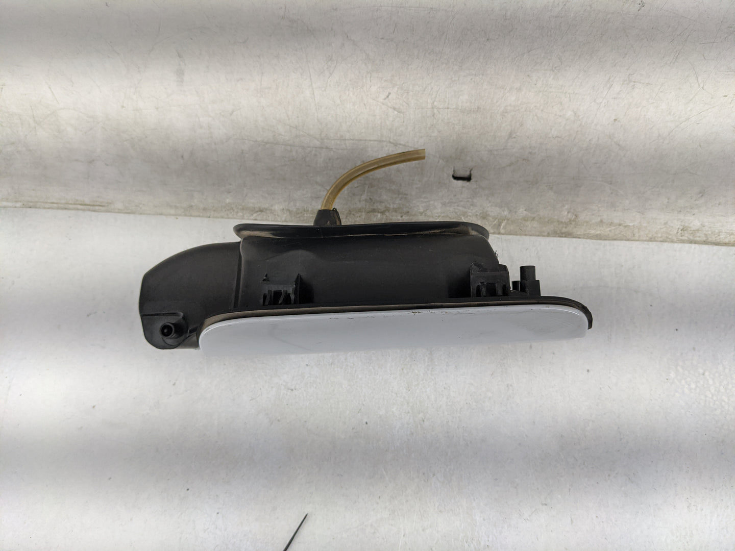 2004 Audi A4 Fuel Tank Door Lid Gas Tank 1467118 - Oemusedautoparts1.com