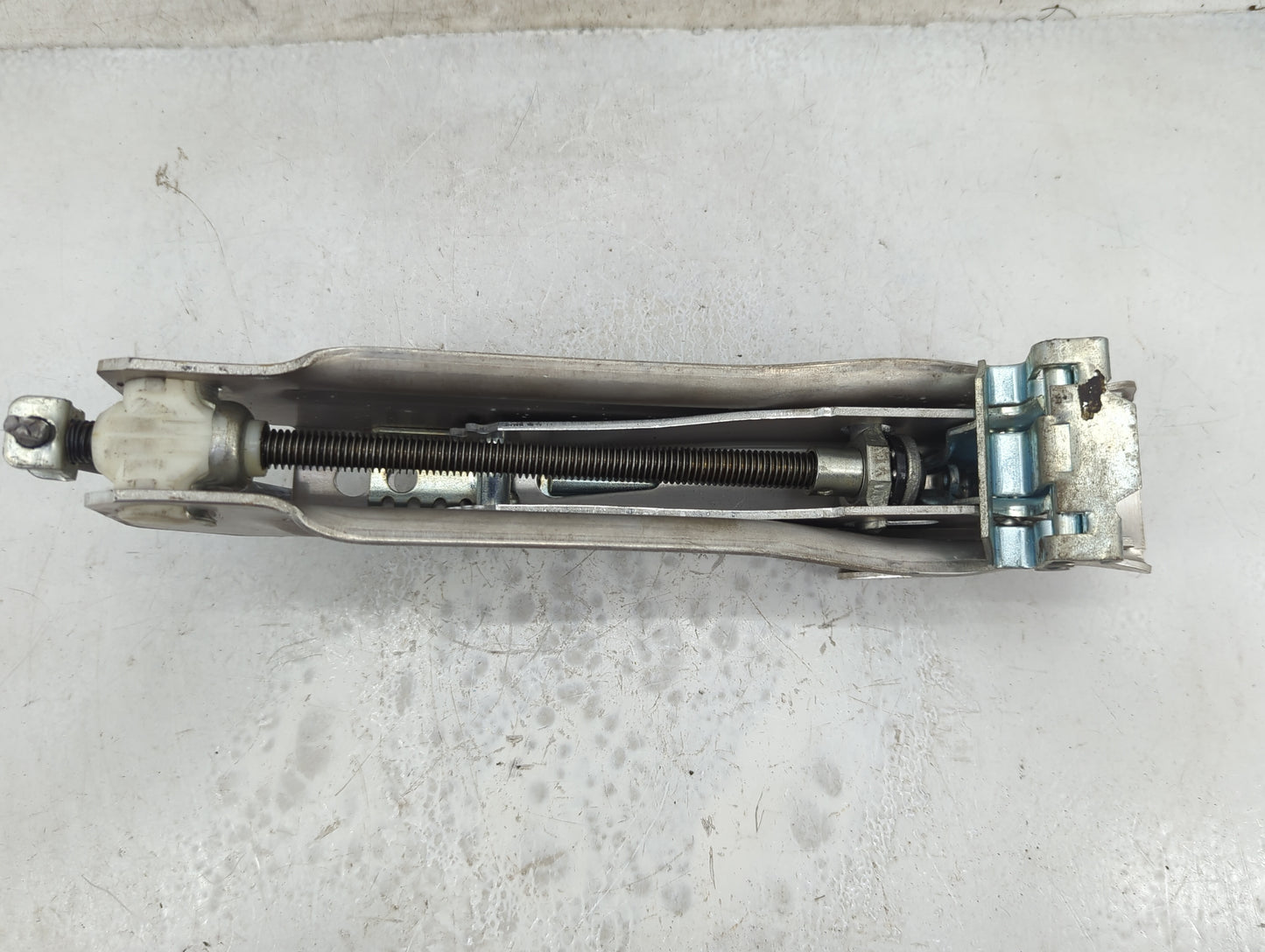 2004 Audi S4 Spare Scissor Car Jack - Oemusedautoparts1.com